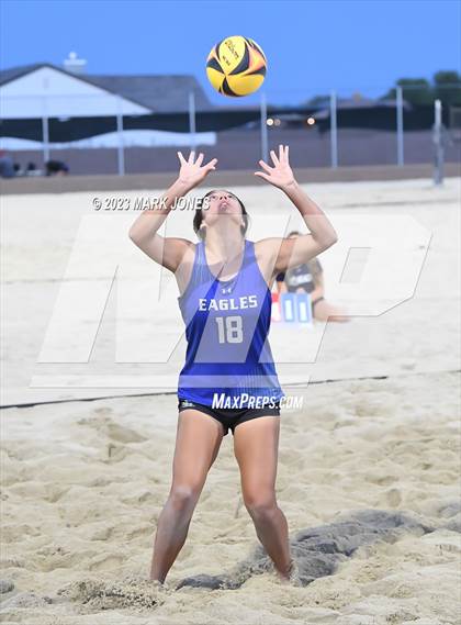 Thumbnail 1 in O'Connor vs. O'Connor (AIA Division I Pairs Final) photogallery.
