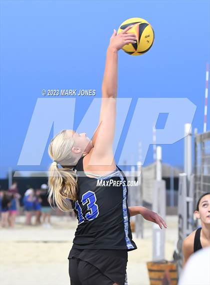 Thumbnail 3 in O'Connor vs. O'Connor (AIA Division I Pairs Final) photogallery.