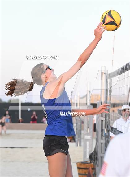 Thumbnail 2 in O'Connor vs. O'Connor (AIA Division I Pairs Final) photogallery.