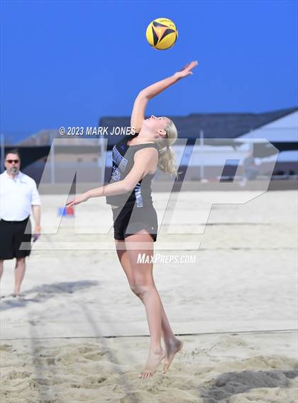 Thumbnail 1 in O'Connor vs. O'Connor (AIA Division I Pairs Final) photogallery.