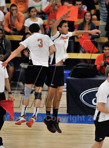 Thumbnail 2 in Huntington Beach vs. Loyola (CIF SS D1 Final) photogallery.