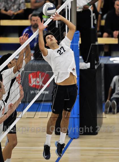 Thumbnail 2 in Huntington Beach vs. Loyola (CIF SS D1 Final) photogallery.