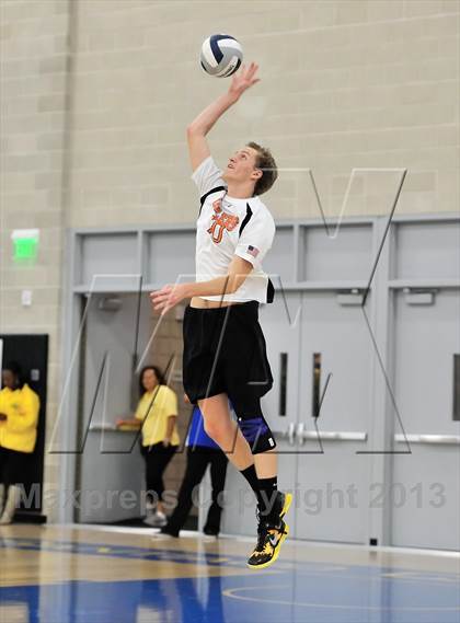 Thumbnail 3 in Huntington Beach vs. Loyola (CIF SS D1 Final) photogallery.