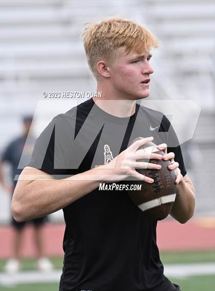 Thumbnail 3 in Huntington Beach vs. JW North (Surf City Passing Tournament) photogallery.