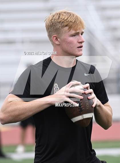 Thumbnail 1 in Huntington Beach vs. JW North (Surf City Passing Tournament) photogallery.