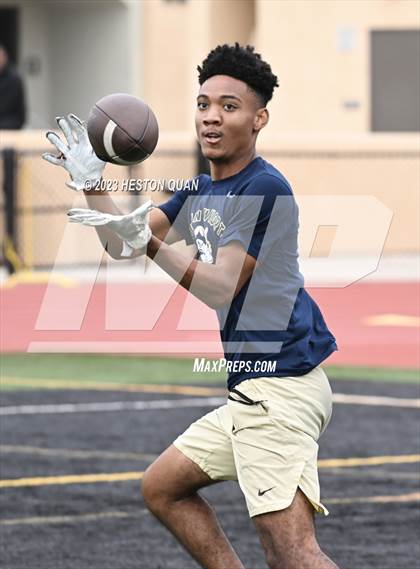 Thumbnail 3 in Huntington Beach vs. JW North (Surf City Passing Tournament) photogallery.