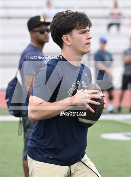 Thumbnail 3 in Huntington Beach vs. JW North (Surf City Passing Tournament) photogallery.