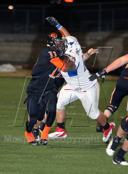 Thumbnail 3 in Gilmer vs. Graham (UIL 3A D2 Semifinal Playoff) photogallery.