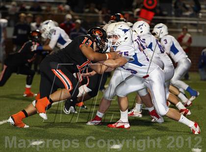 Thumbnail 3 in Gilmer vs. Graham (UIL 3A D2 Semifinal Playoff) photogallery.
