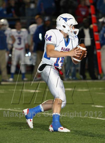 Thumbnail 1 in Gilmer vs. Graham (UIL 3A D2 Semifinal Playoff) photogallery.