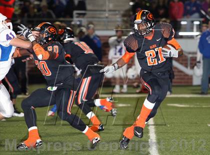 Thumbnail 2 in Gilmer vs. Graham (UIL 3A D2 Semifinal Playoff) photogallery.