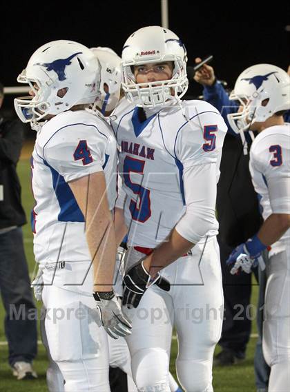 Thumbnail 2 in Gilmer vs. Graham (UIL 3A D2 Semifinal Playoff) photogallery.