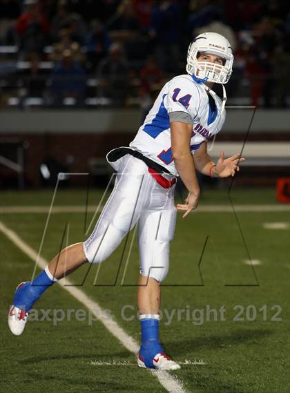 Thumbnail 2 in Gilmer vs. Graham (UIL 3A D2 Semifinal Playoff) photogallery.