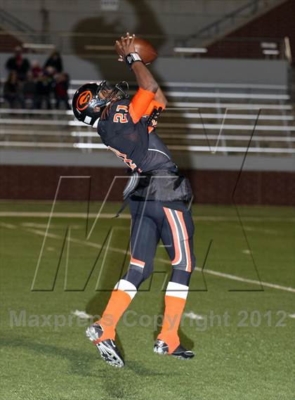 Thumbnail 1 in Gilmer vs. Graham (UIL 3A D2 Semifinal Playoff) photogallery.