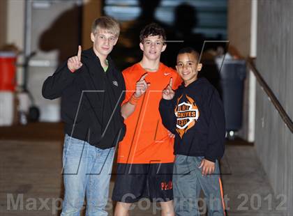 Thumbnail 2 in Gilmer vs. Graham (UIL 3A D2 Semifinal Playoff) photogallery.