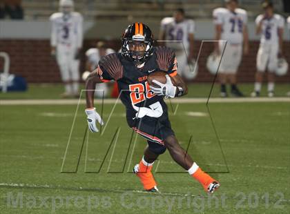 Thumbnail 2 in Gilmer vs. Graham (UIL 3A D2 Semifinal Playoff) photogallery.