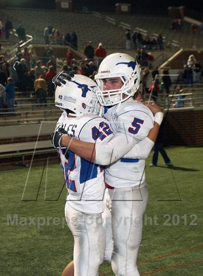 Thumbnail 1 in Gilmer vs. Graham (UIL 3A D2 Semifinal Playoff) photogallery.