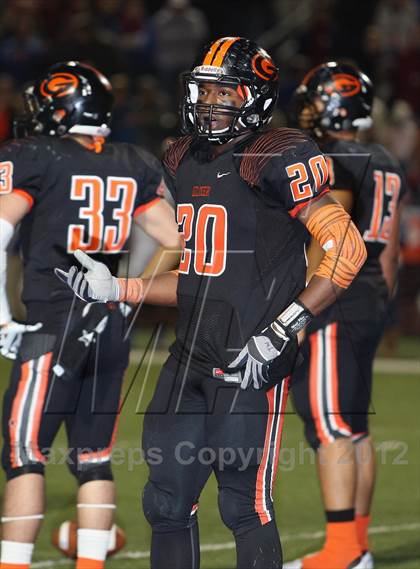 Thumbnail 2 in Gilmer vs. Graham (UIL 3A D2 Semifinal Playoff) photogallery.
