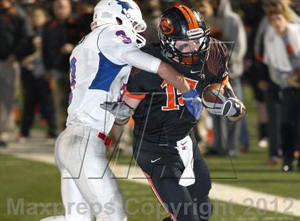 Thumbnail 2 in Gilmer vs. Graham (UIL 3A D2 Semifinal Playoff) photogallery.