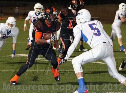 Thumbnail 3 in Gilmer vs. Graham (UIL 3A D2 Semifinal Playoff) photogallery.