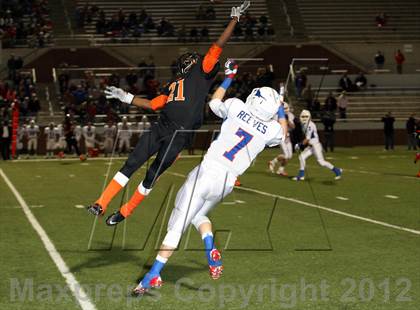 Thumbnail 1 in Gilmer vs. Graham (UIL 3A D2 Semifinal Playoff) photogallery.