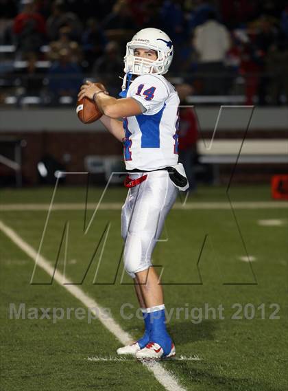 Thumbnail 1 in Gilmer vs. Graham (UIL 3A D2 Semifinal Playoff) photogallery.