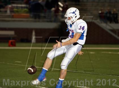 Thumbnail 1 in Gilmer vs. Graham (UIL 3A D2 Semifinal Playoff) photogallery.