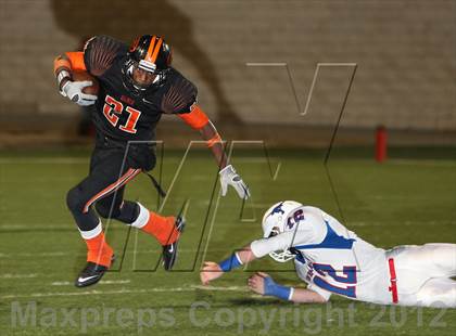 Thumbnail 1 in Gilmer vs. Graham (UIL 3A D2 Semifinal Playoff) photogallery.