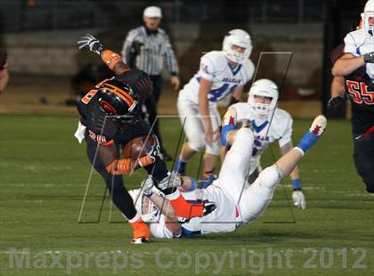 Thumbnail 2 in Gilmer vs. Graham (UIL 3A D2 Semifinal Playoff) photogallery.