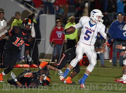 Thumbnail 2 in Gilmer vs. Graham (UIL 3A D2 Semifinal Playoff) photogallery.