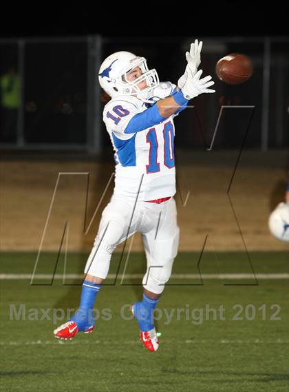 Thumbnail 3 in Gilmer vs. Graham (UIL 3A D2 Semifinal Playoff) photogallery.