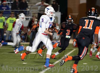 Thumbnail 2 in Gilmer vs. Graham (UIL 3A D2 Semifinal Playoff) photogallery.