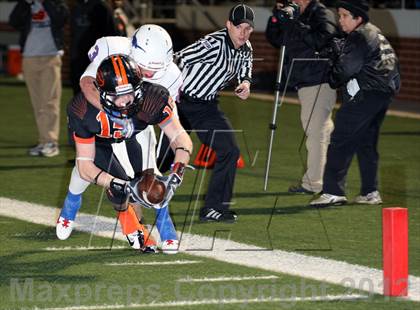 Thumbnail 3 in Gilmer vs. Graham (UIL 3A D2 Semifinal Playoff) photogallery.