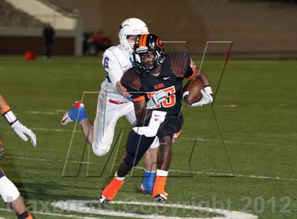 Thumbnail 1 in Gilmer vs. Graham (UIL 3A D2 Semifinal Playoff) photogallery.