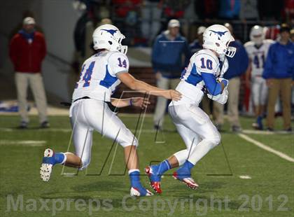 Thumbnail 1 in Gilmer vs. Graham (UIL 3A D2 Semifinal Playoff) photogallery.