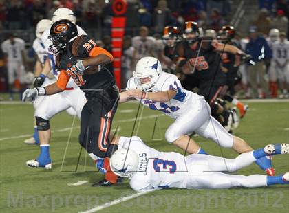 Thumbnail 3 in Gilmer vs. Graham (UIL 3A D2 Semifinal Playoff) photogallery.