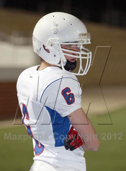 Thumbnail 3 in Gilmer vs. Graham (UIL 3A D2 Semifinal Playoff) photogallery.