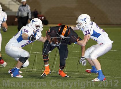 Thumbnail 3 in Gilmer vs. Graham (UIL 3A D2 Semifinal Playoff) photogallery.