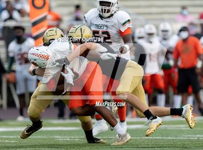 Thumbnail 2 in Jones @ Bishop Moore photogallery.