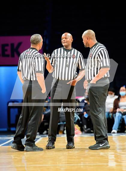 Thumbnail 2 in Beach Channel vs Scholars Academy (Playbook Sports at Barclays Center) photogallery.