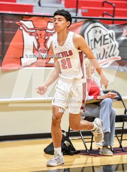 Thumbnail 1 in Chapel Hill vs. Redwater (UIL 3A Bi-District Playoff) photogallery.
