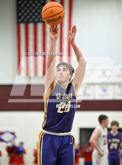 Thumbnail 3 in  Melbourne vs. St Joseph (AAA 2A Regional 2nd round) photogallery.