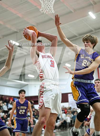 Thumbnail 2 in  Melbourne vs. St Joseph (AAA 2A Regional 2nd round) photogallery.