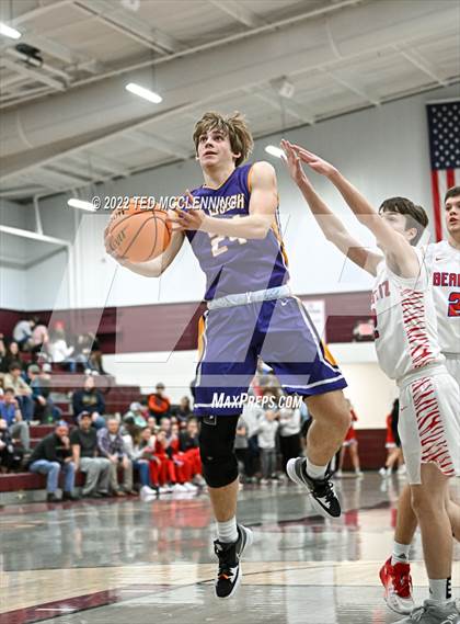 Thumbnail 2 in  Melbourne vs. St Joseph (AAA 2A Regional 2nd round) photogallery.