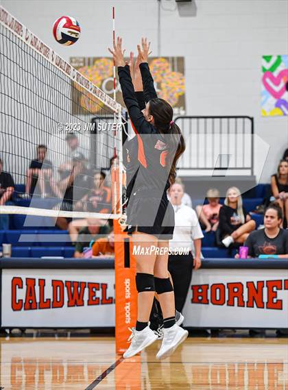 Thumbnail 2 in Caldwell vs Smithville photogallery.
