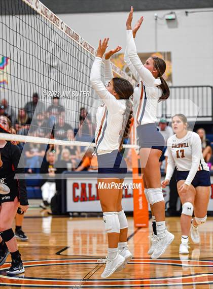 Thumbnail 2 in Caldwell vs Smithville photogallery.