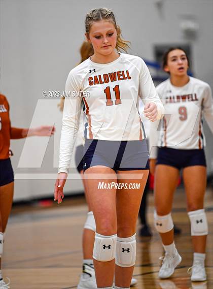 Thumbnail 2 in Caldwell vs Smithville photogallery.