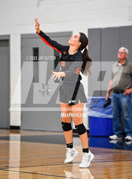 Thumbnail 2 in Caldwell vs Smithville photogallery.