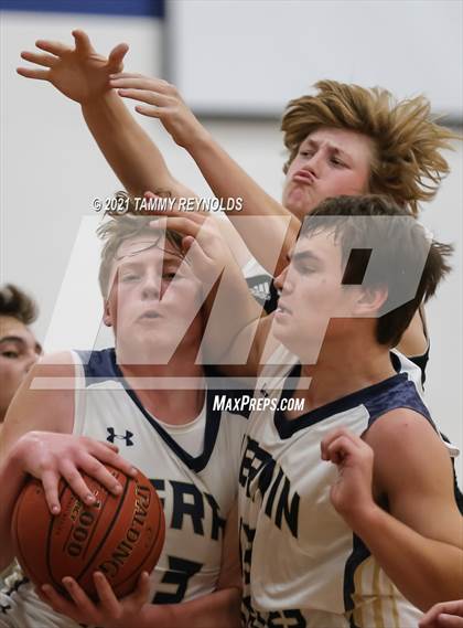 Thumbnail 2 in Jonesboro vs Perrin-Whitt photogallery.