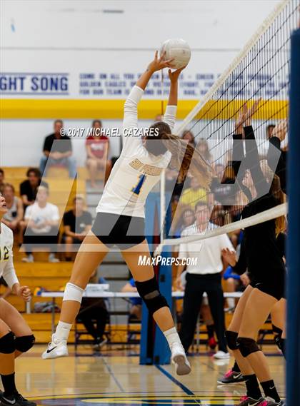 Thumbnail 3 in Fallbrook @ San Pasqual photogallery.